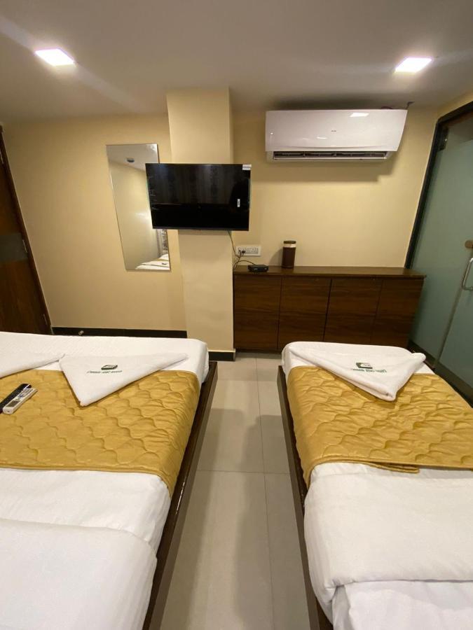 Garden Creek Residency - Near Mumbai Airport Andheri East Exterior foto