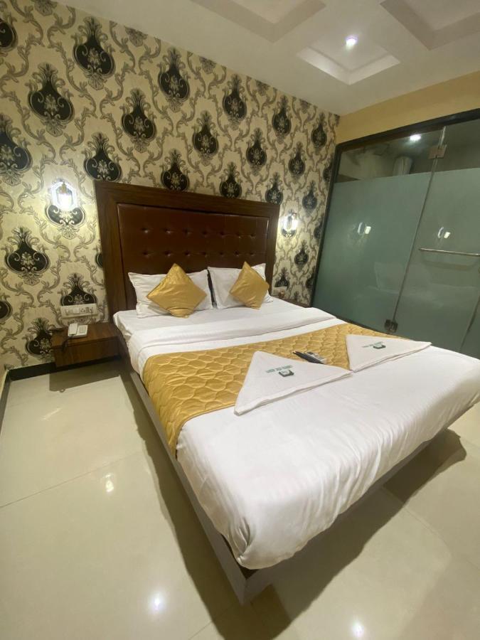 Garden Creek Residency - Near Mumbai Airport Andheri East Exterior foto