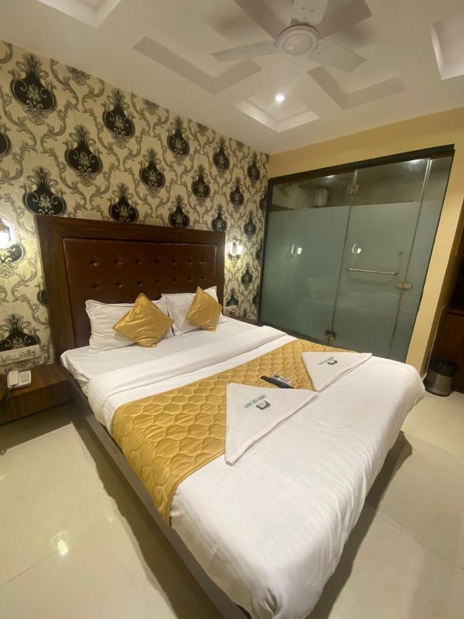 Garden Creek Residency - Near Mumbai Airport Andheri East Exterior foto