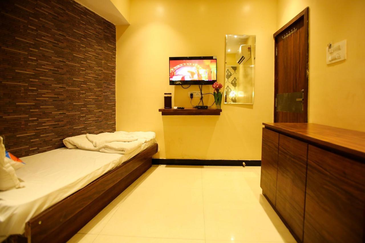 Garden Creek Residency - Near Mumbai Airport Andheri East Exterior foto